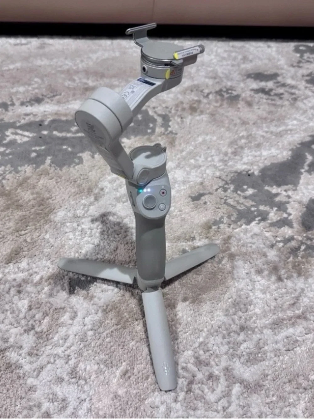 DJI OM 4 SE Smartphone Gimbal - Light Gray
